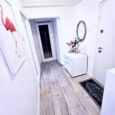 Mall Apartamento Constança